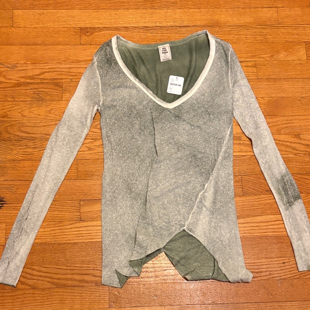 Free People Long Beach Green Long Sleeve Top-NWT - Picture 3 of 6
